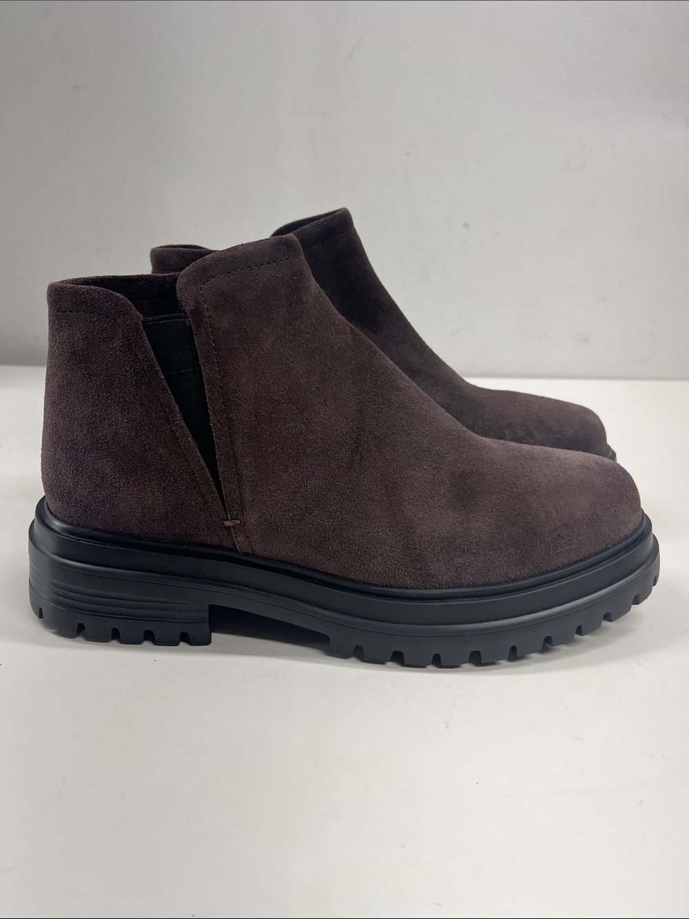New VANELi Zilla Water Resistant Boots in Brown Suede Size 8.5